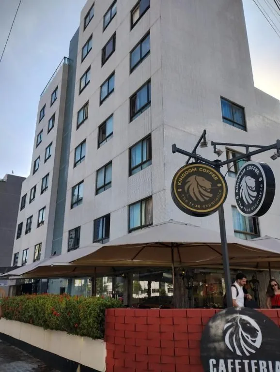 Prédio e cafeteria do Aruanda