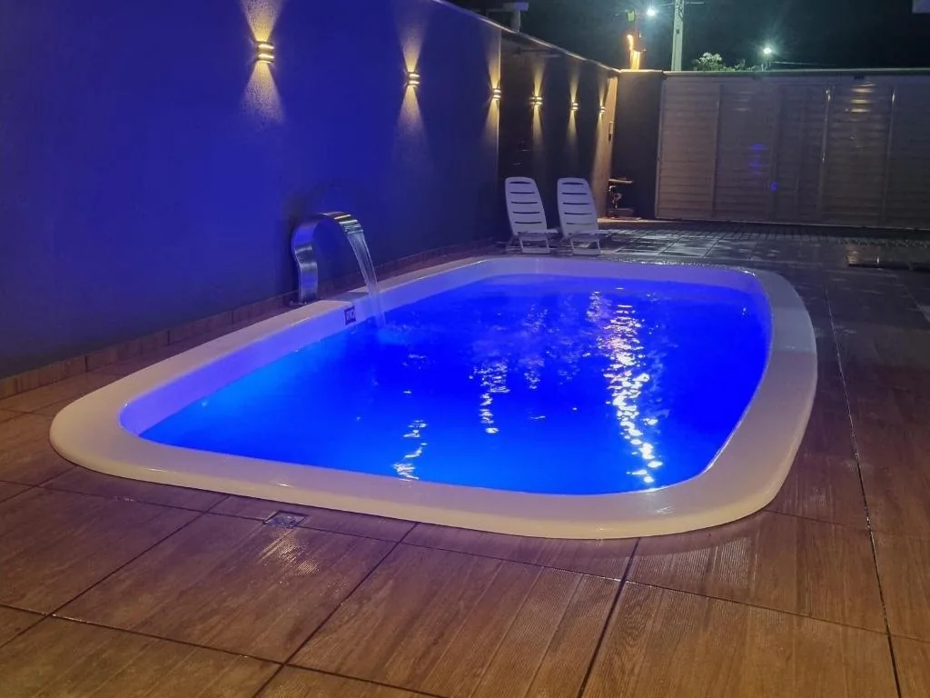 Piscina e deck — Flat Praia Dourada
