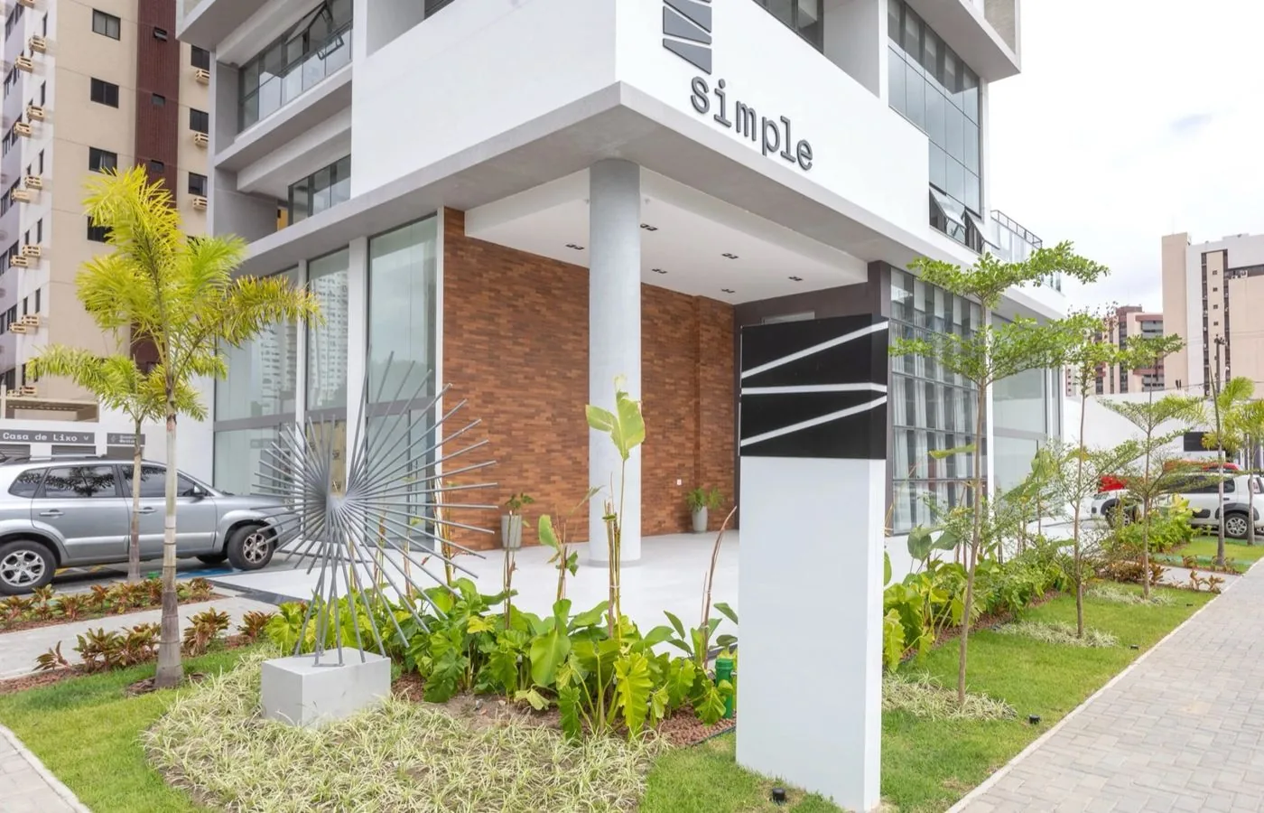 Fachada do Simple Smart Residence — Ancorar Hospedagens